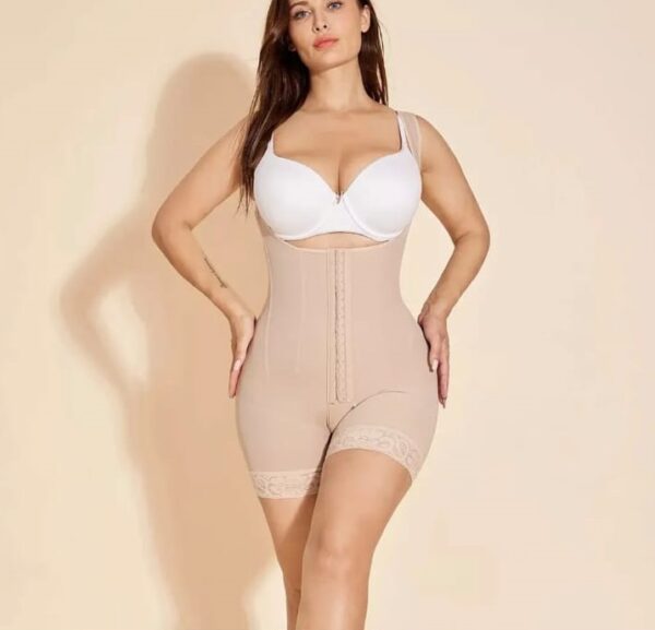 Faja Colombiana con Varillas y  4 Niveles de Ajuste  con Broches. Línea Confort - Imagen 4