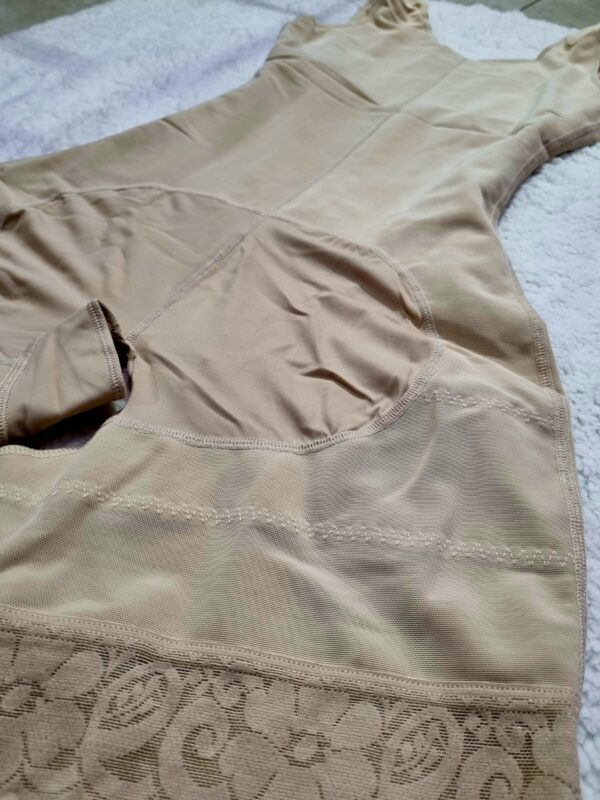 Faja Colombiana Body con Brasier con 4 hileras de broches - Imagen 11