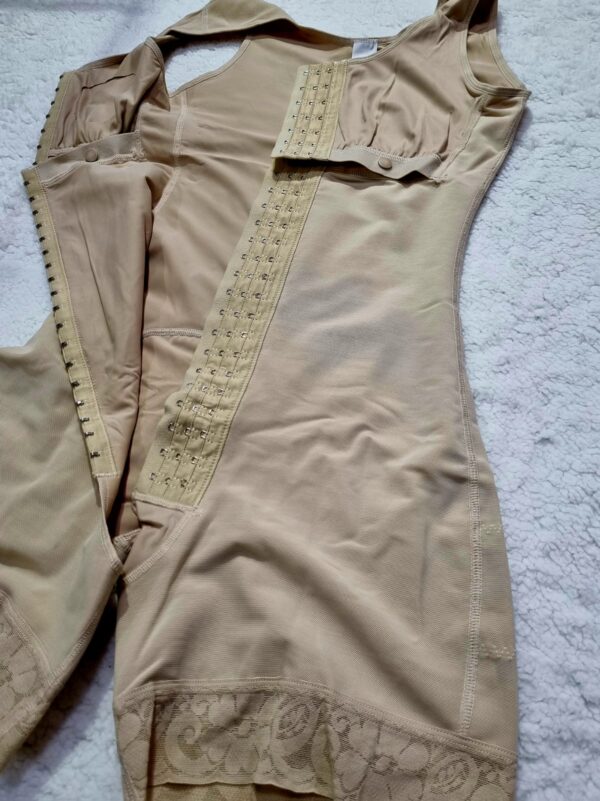 Faja Colombiana Body con Brasier con 4 hileras de broches - Imagen 12